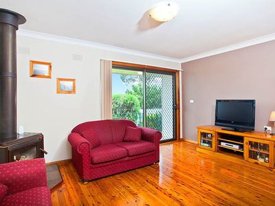 8 Beaton Street, Lake Illawarra