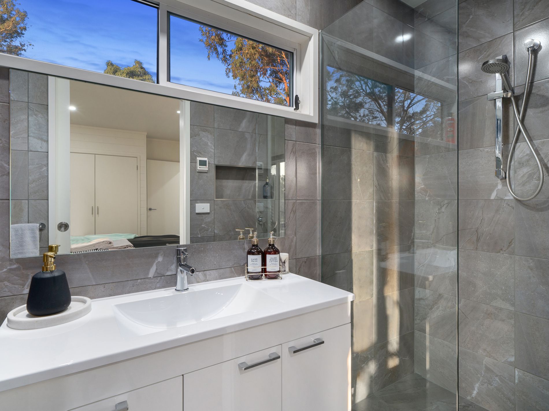 454 Howes Creek Road, Mansfield