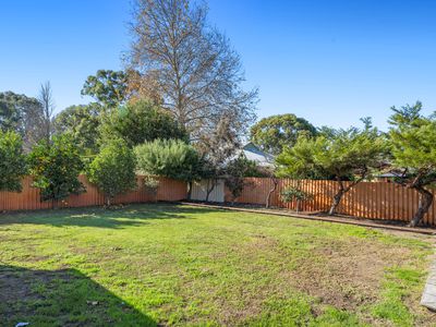 6 Lessing Place, South Lake