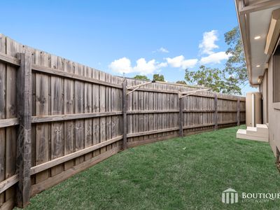 33 Amalfi Drive, Endeavour Hills