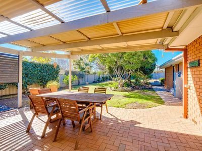 18 AZURE DRIVE, Wodonga