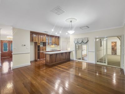 16 Willowbend Way, Dubbo