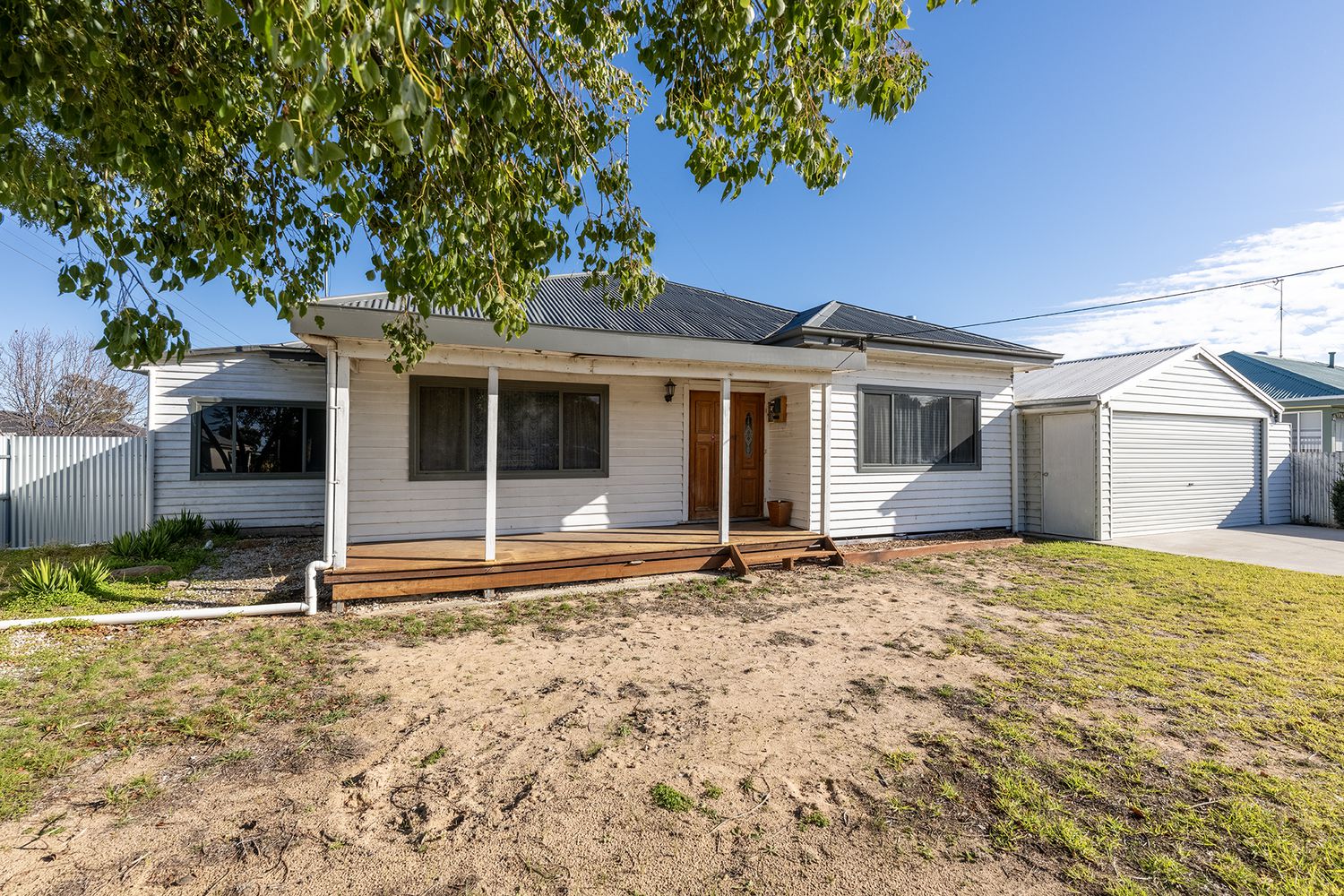 33 Kalkee Rd, Horsham