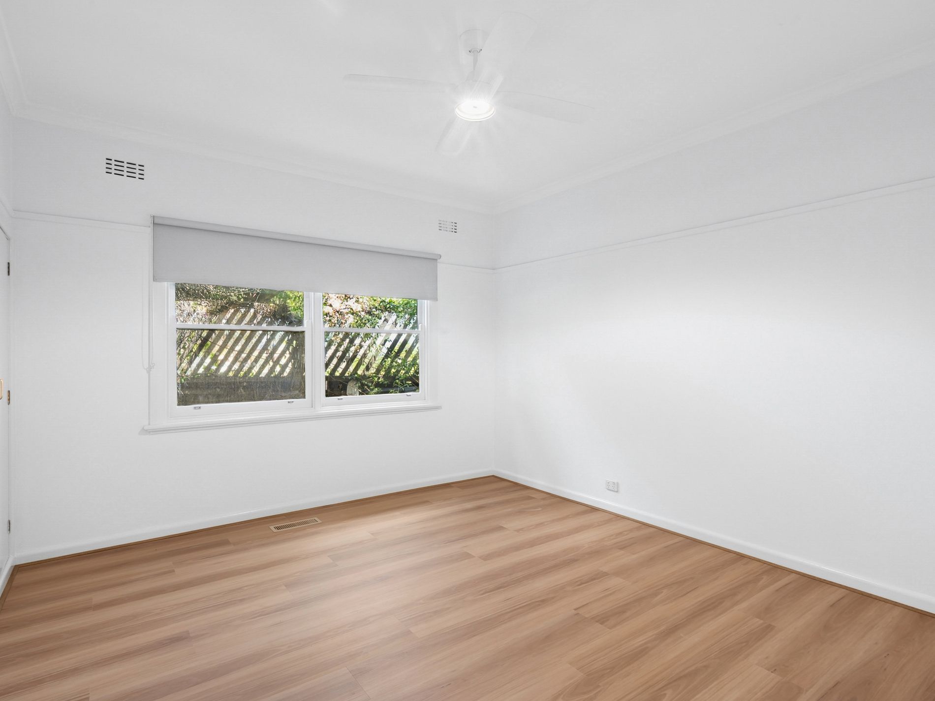 70 Breakwater Road, Thomson