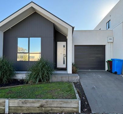 24 RIANA LOOP, Eumemmerring