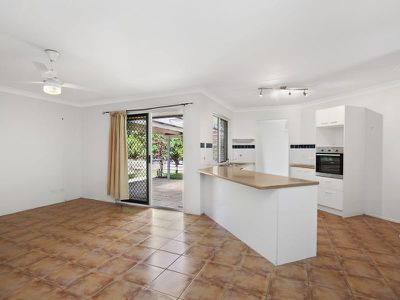10 Flame Tree Drive, Tewantin