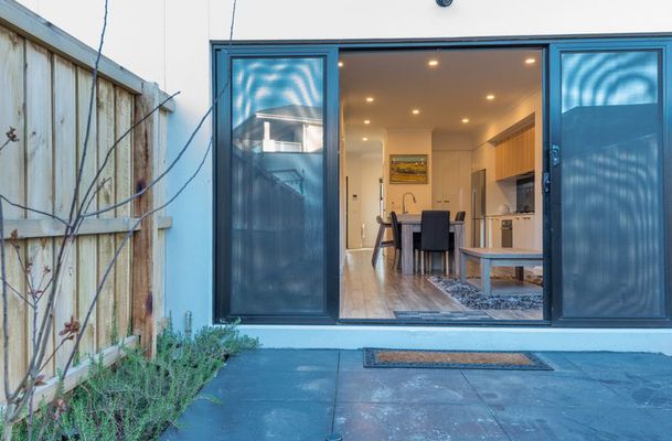 4 Lemnos Walk, Greenvale