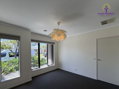 10 Spencer Street, Point Cook