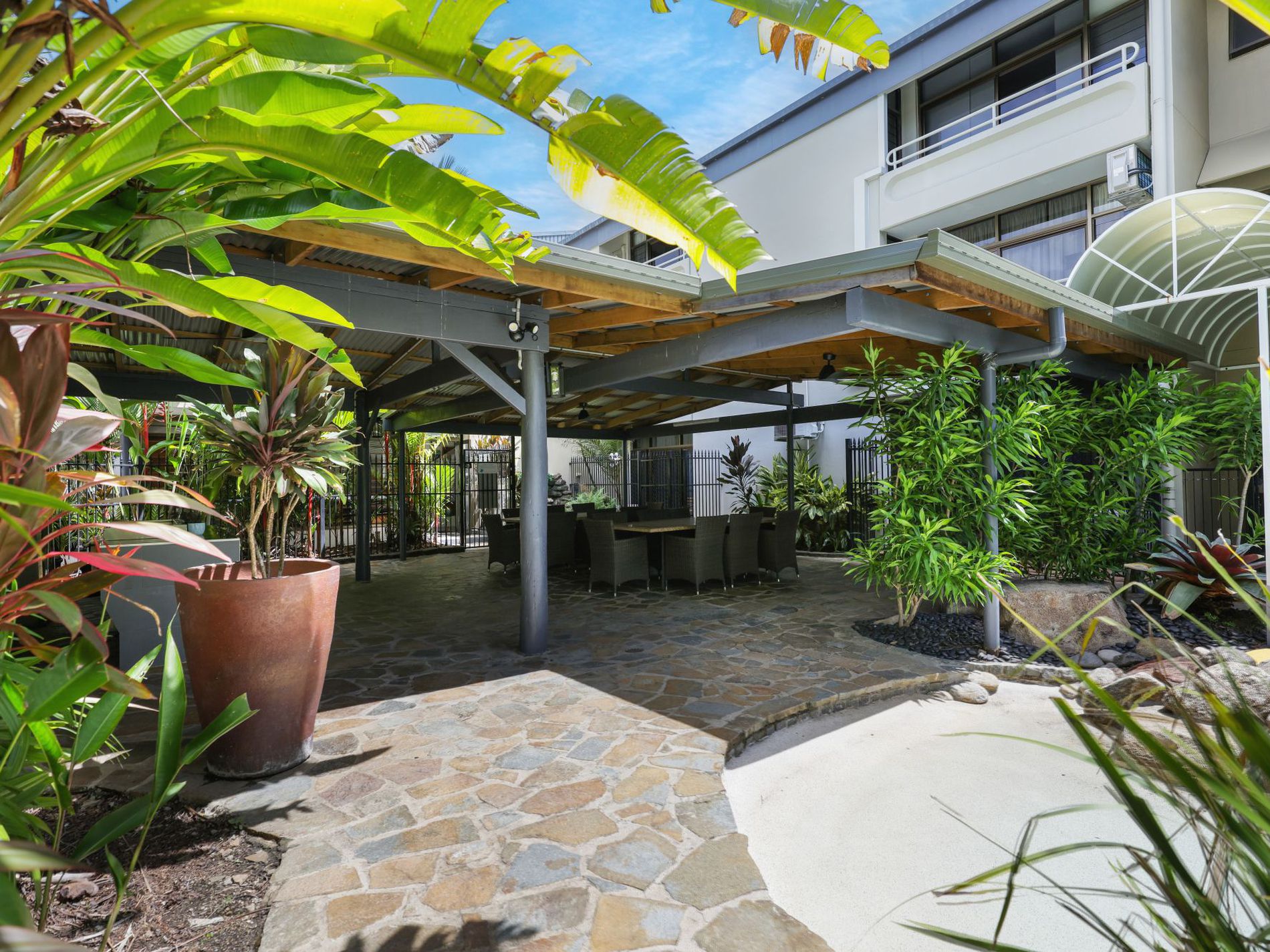 345 / 175 Lake Street, Cairns City