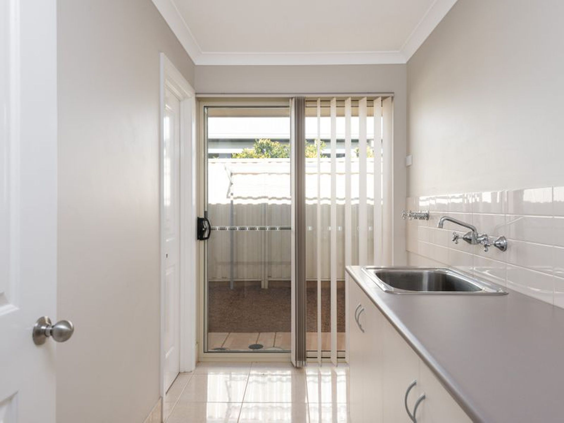 2 Matthews Way, Somerville