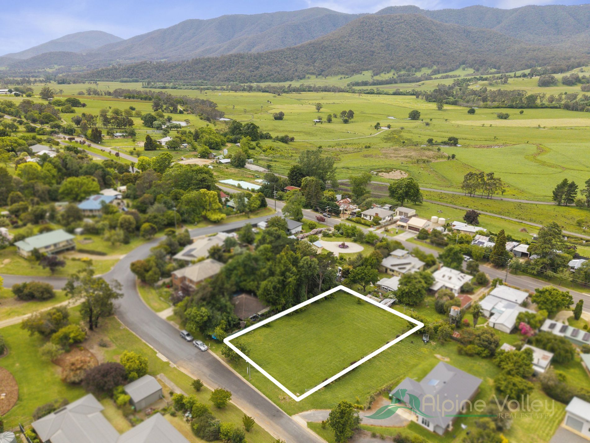 7 Charles Street, Tawonga