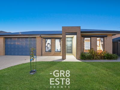 12 ASTERIA CRESCENT, Cranbourne West