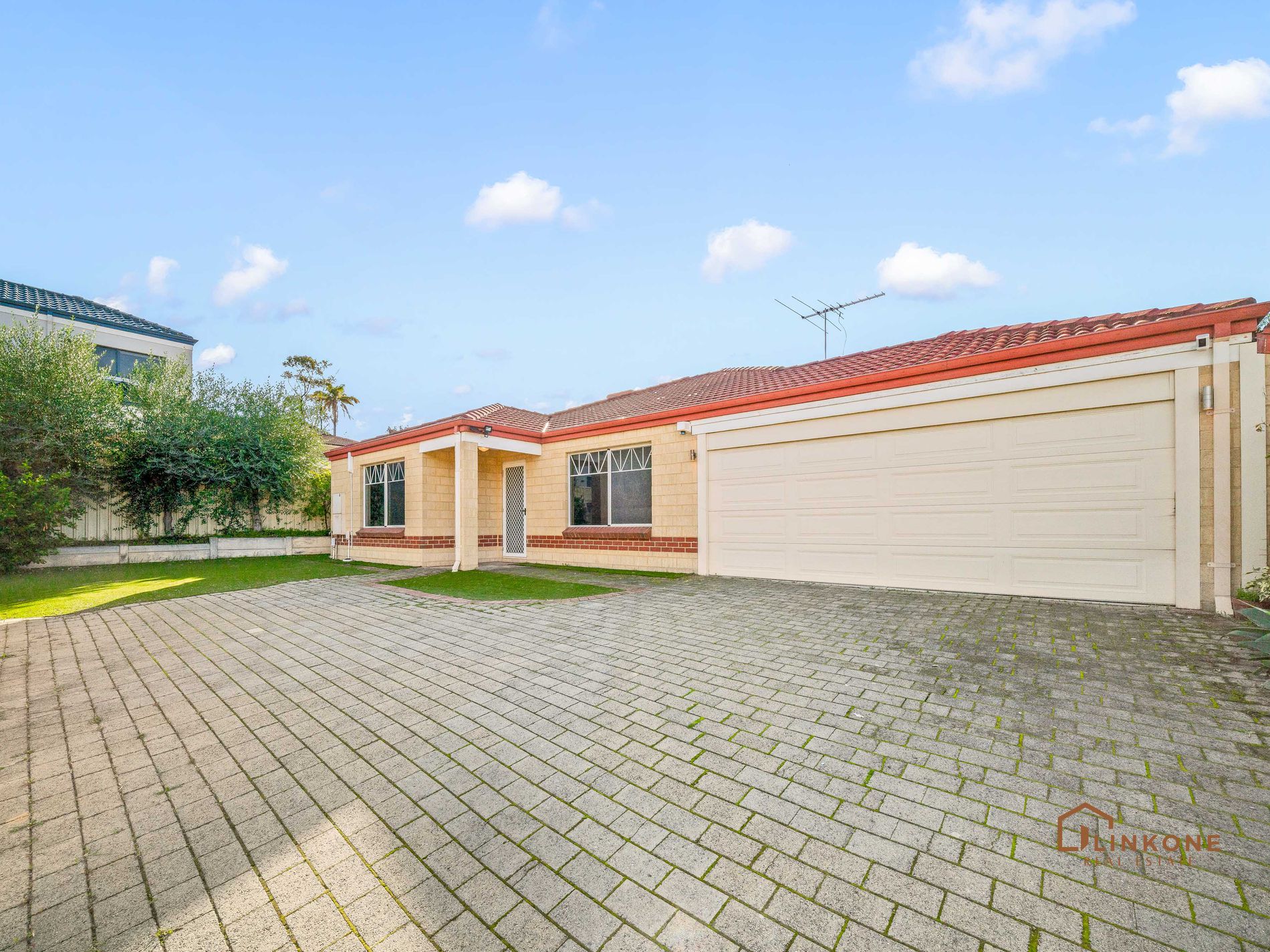 2 / 94 Hobbs Avenue, Como