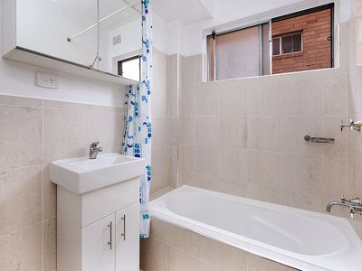 6 / 64 Sproule Street, Lakemba