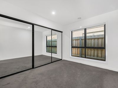 5 Isparta Mews, Roxburgh Park