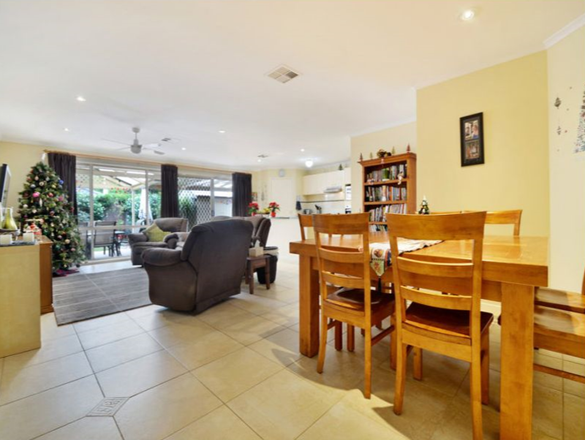 8 Rockingham Drive, Lightsview