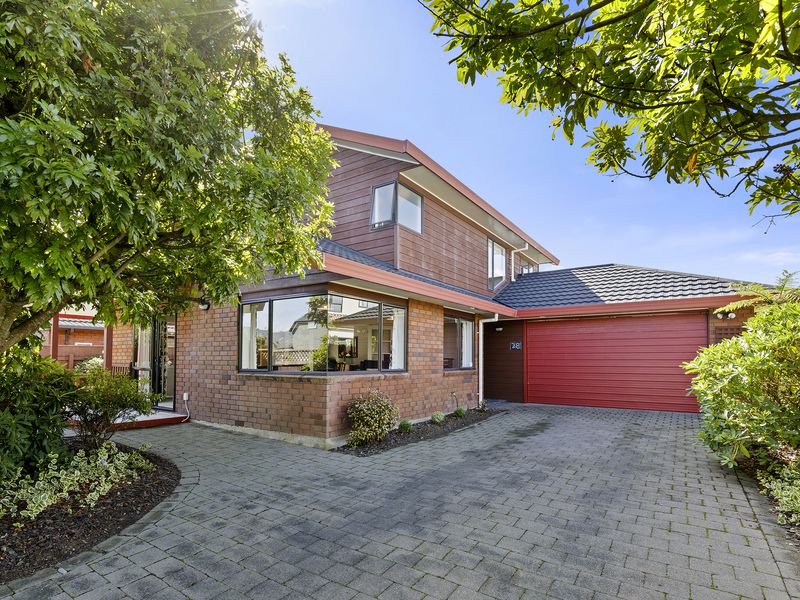 28 De Menech Grove, Avalon