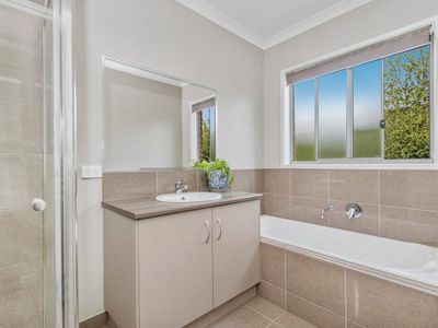 32 Binghams Road, Harcourt