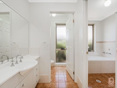 10 Georgia Drive, Hamlyn Terrace