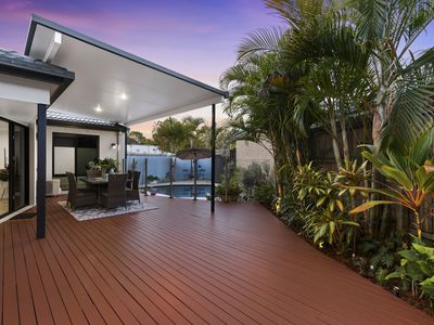 13 Cliff Close, Wakerley