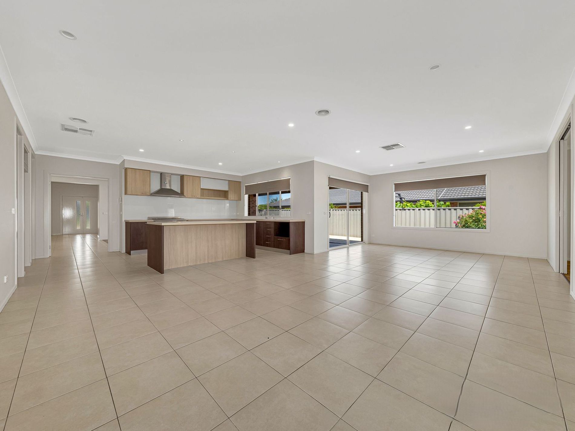 14 Aquitane Drive, Cranbourne East