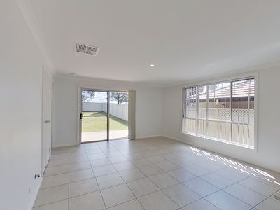 73a Champagne Drive, Dubbo