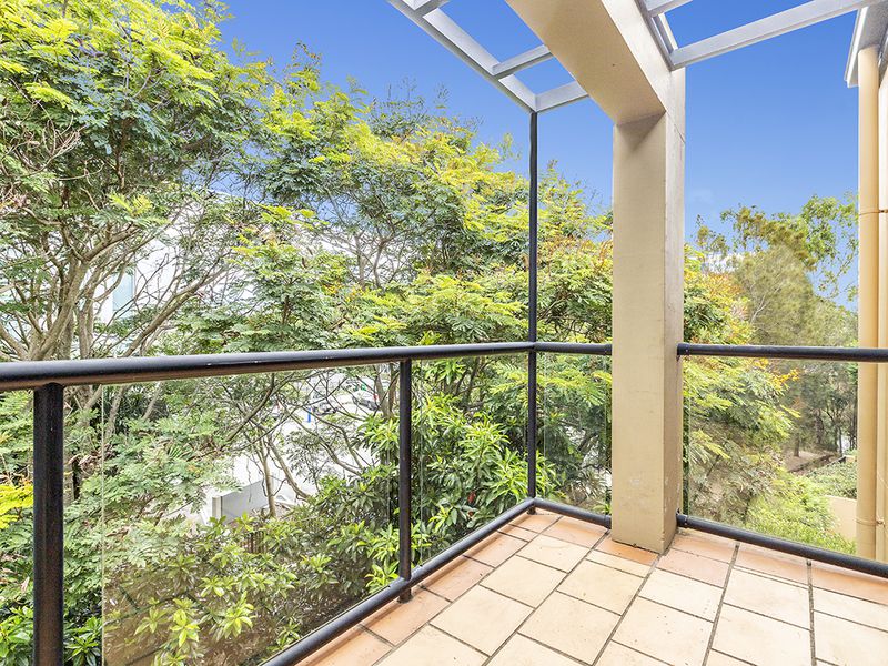 42 / 24 Slatyer Avenue, Bundall