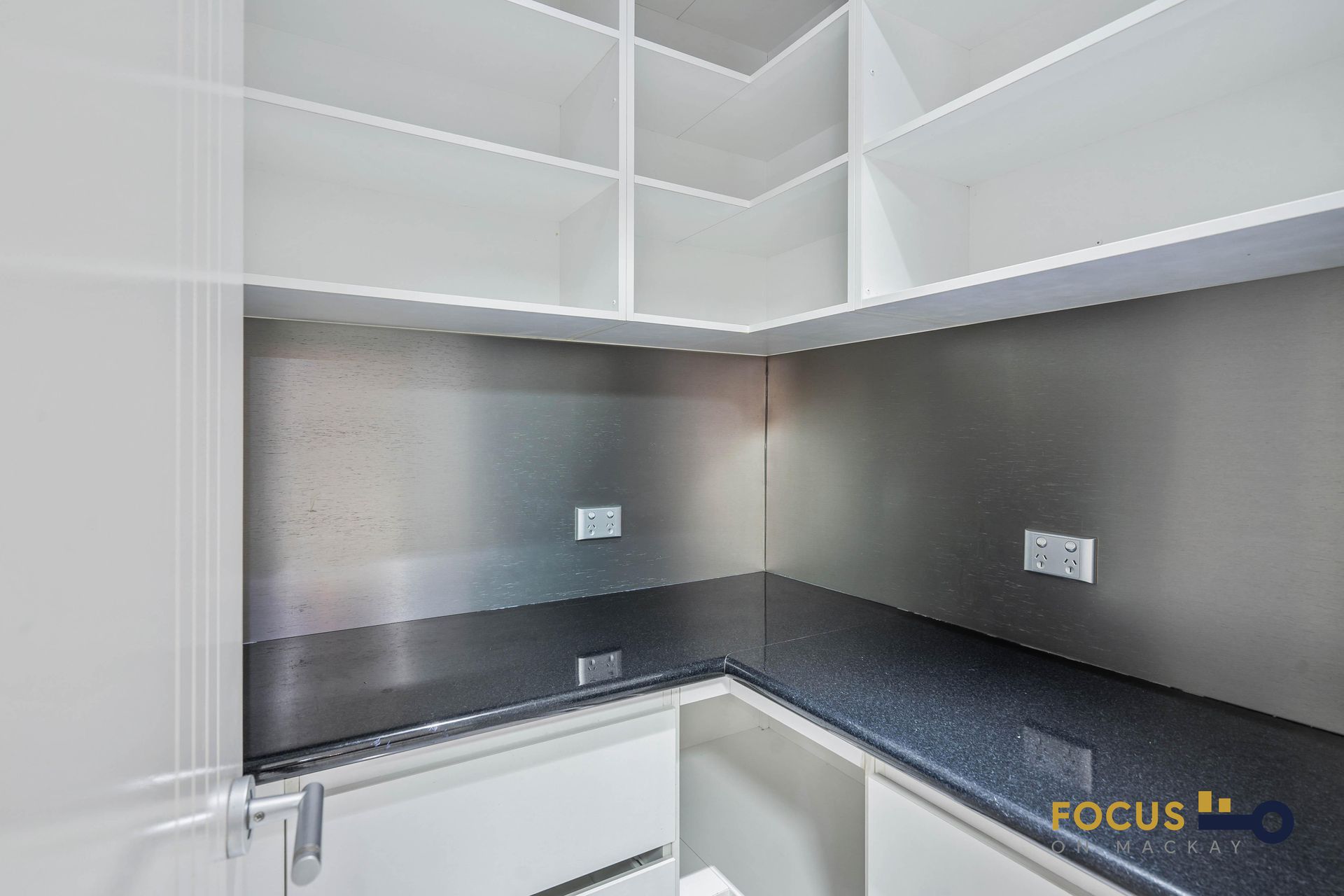6 Chantilly Court, Glenella