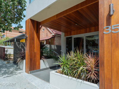 10 / 35 Wellington Street, East Perth