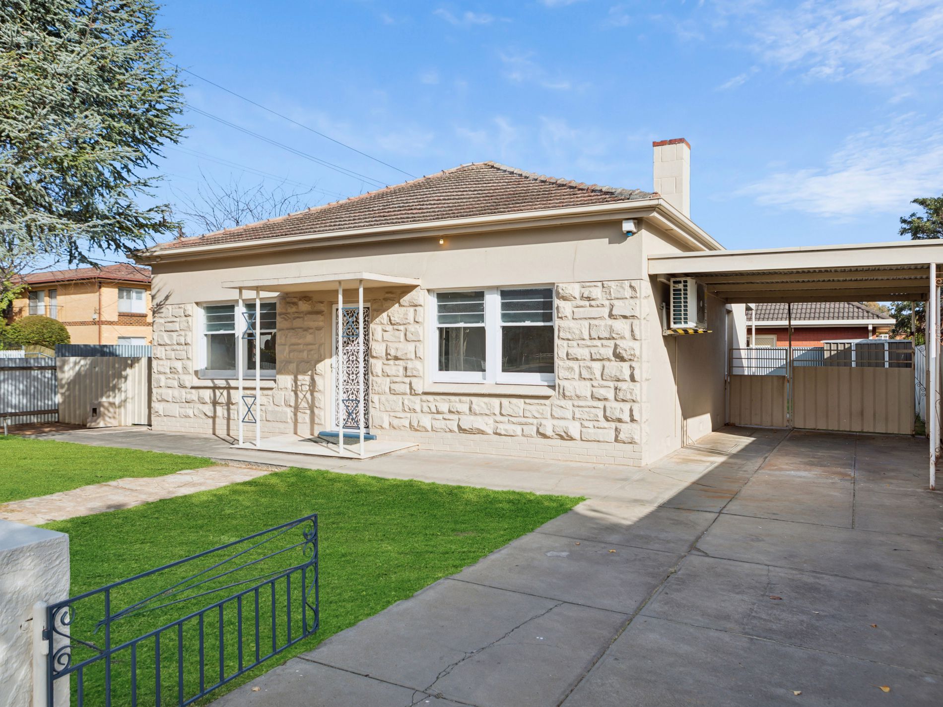 12 Clifford Street, Brooklyn Park
