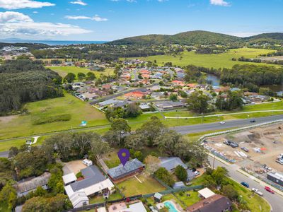 211 The Lakes Way, Forster