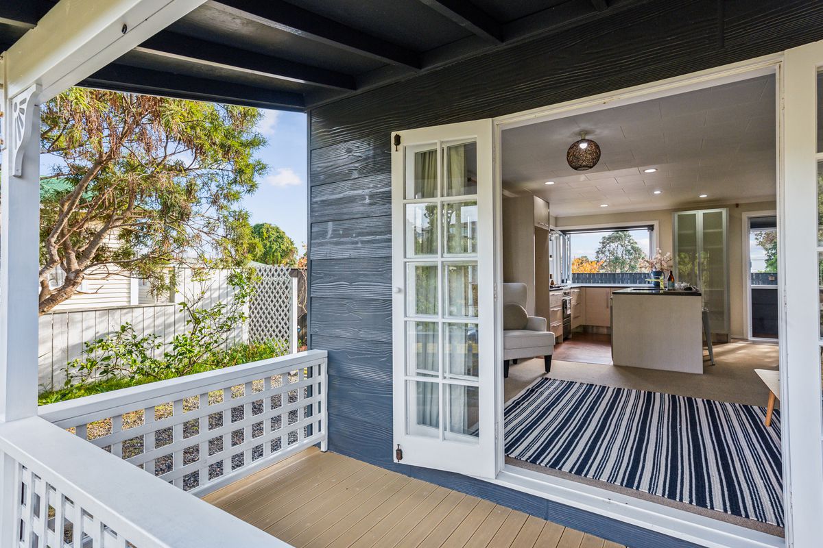 12 Hicks Crescent, Waikanae Beach