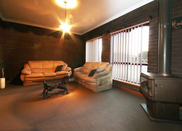 2 Everard Court, West Lakes