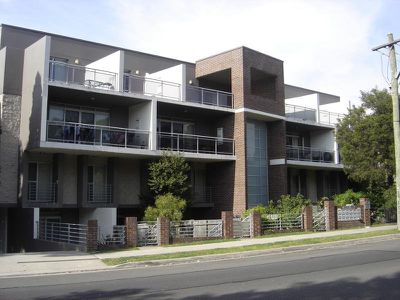 9 / 384a-388 Railway Parade, Carlton