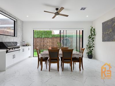 261 Honour Avenue, Clyde North