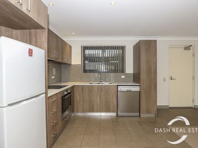 4/2 Walsh Loop, Joondalup
