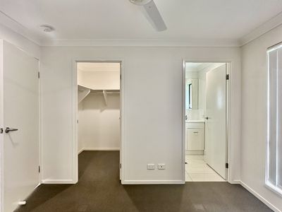 2 / 6 Karto Street, Cambooya