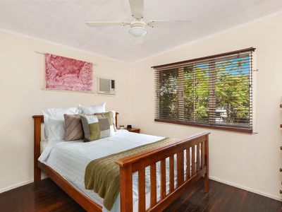 9 Palm Drive, Mooloolaba