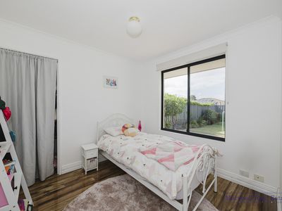 32 Thicket Circuit, Banksia Grove