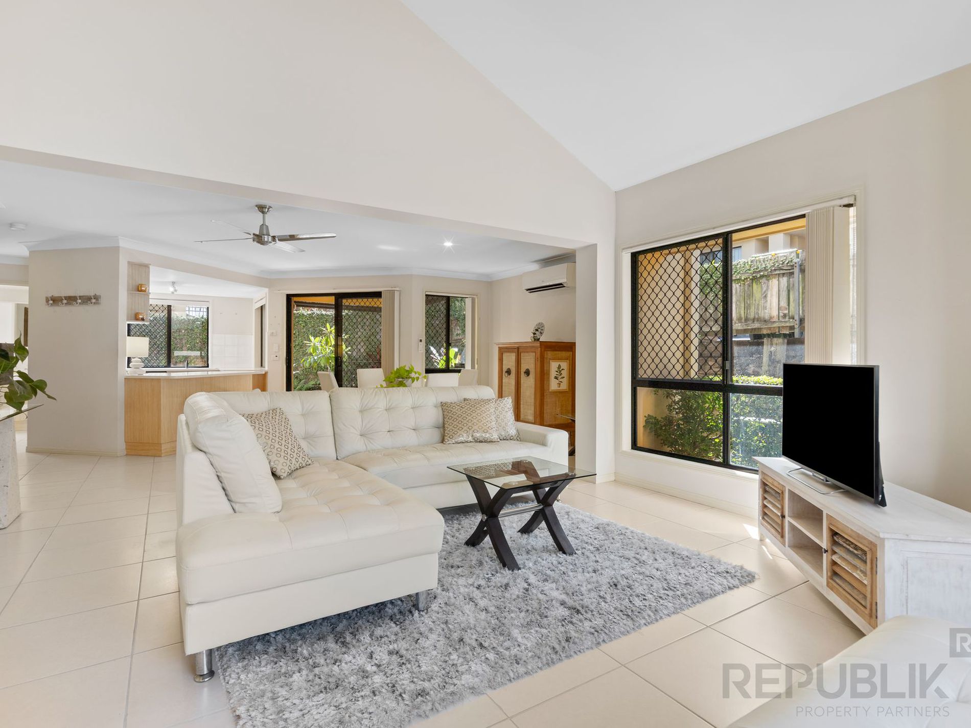 2 / 101 EUGAREE STREET, Southport