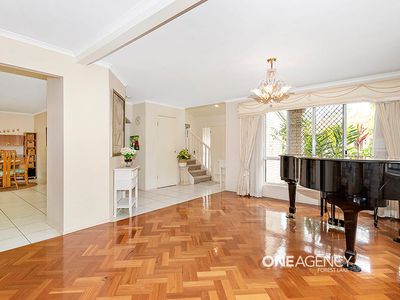 2 Greenstead Way, Forest Lake