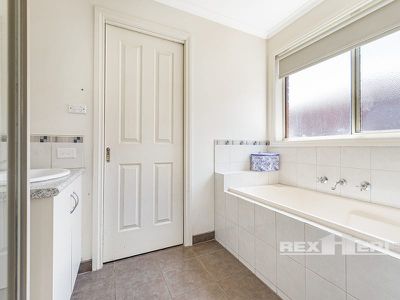 Unit 8 / 36 Armadale Drive, Narre Warren