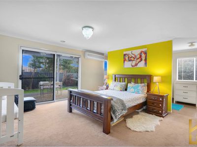 6 Wallaman Street, Manor Lakes