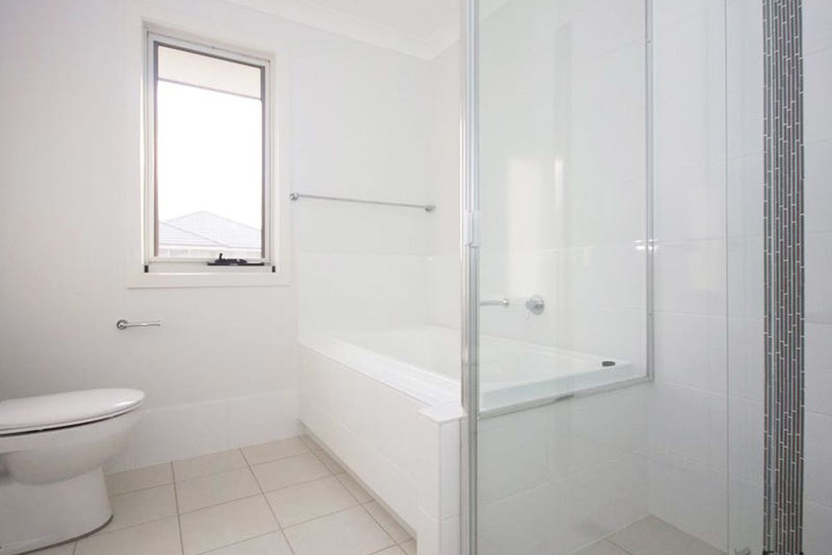 2 / 21 Sydney Smith Drive, Penrith