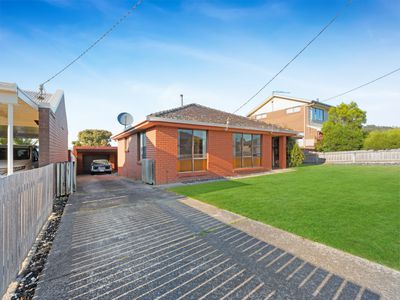 6 Blackwood Avenue, Latrobe