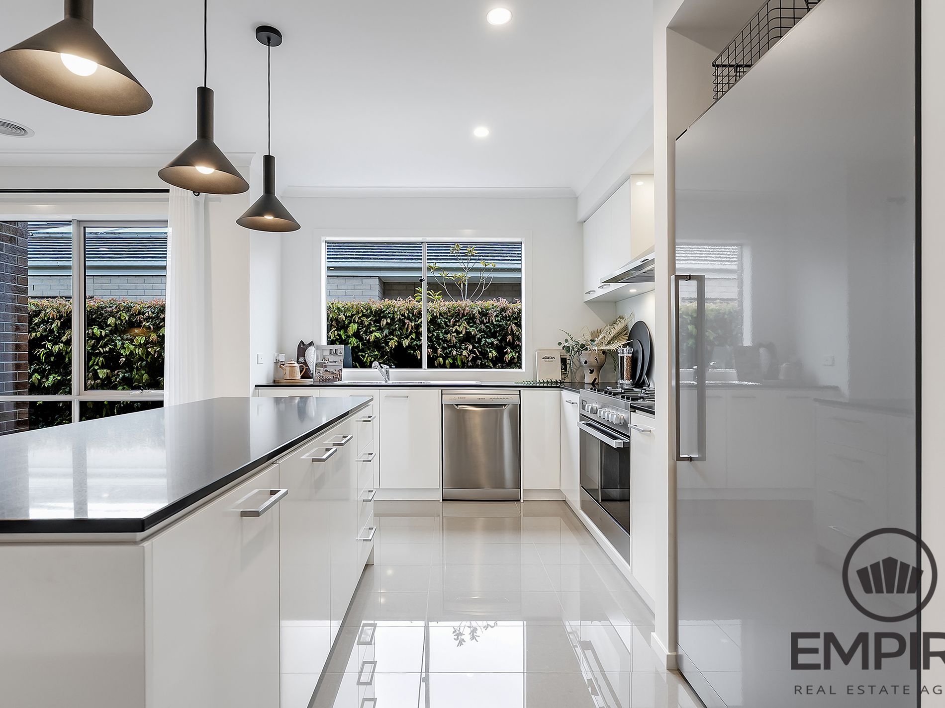 47 Centenary Boulevard, Officer South