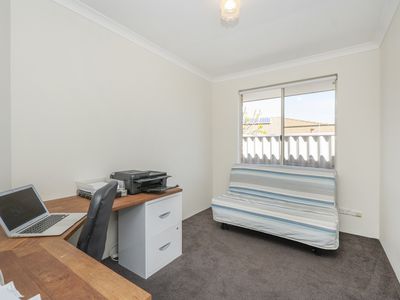 7 Crosshill Green, Kinross