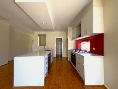 7 Razorbill Terrace, Werribee