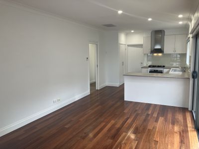 1/6 Daisy Street, Newtown