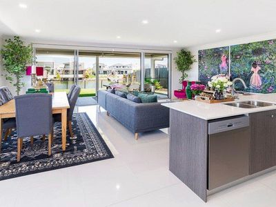 13 Santa Monica Boulevard, Hope Island